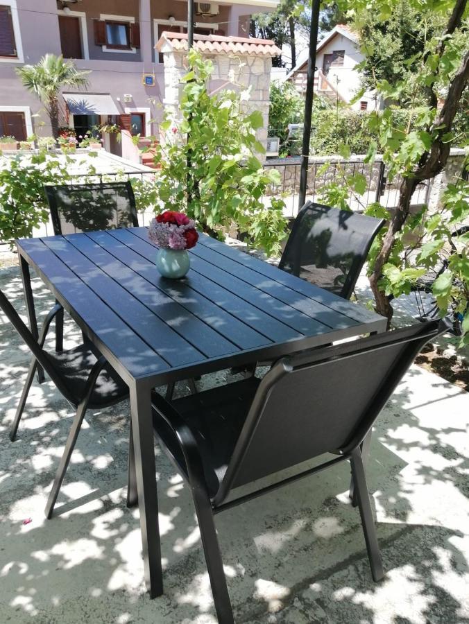 Apartman Barbara Cres Exterior photo